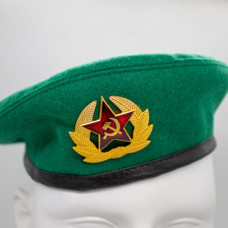 Берет зеленый (суконный, шовный)